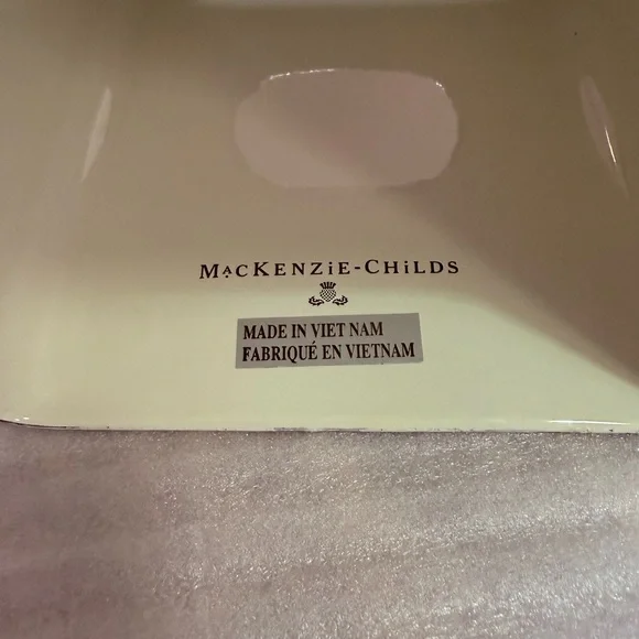 MacKenzie-Childs Courtly Check Tras Bin and Tissue box holder Set - Picture 10 of 14